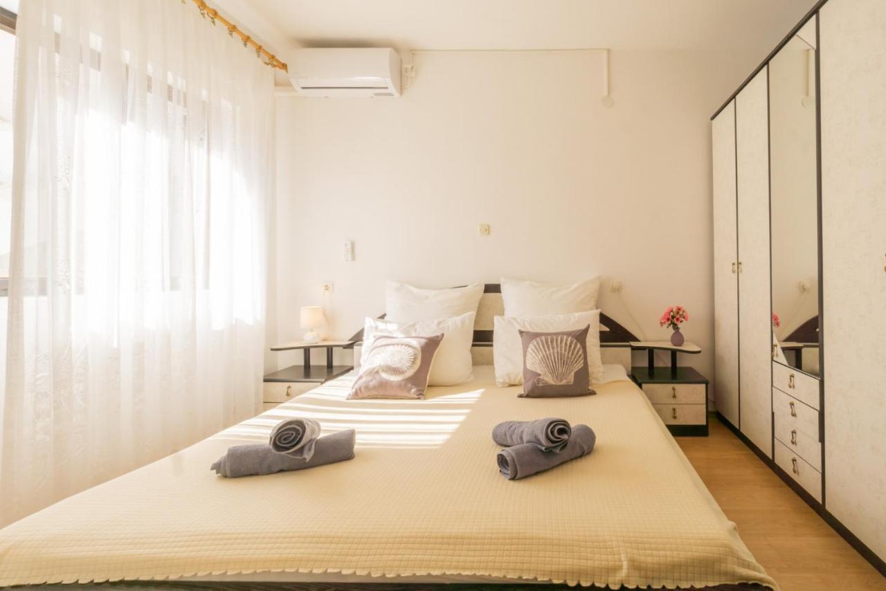 Apartment And Room Bacic Metajna Exterior foto