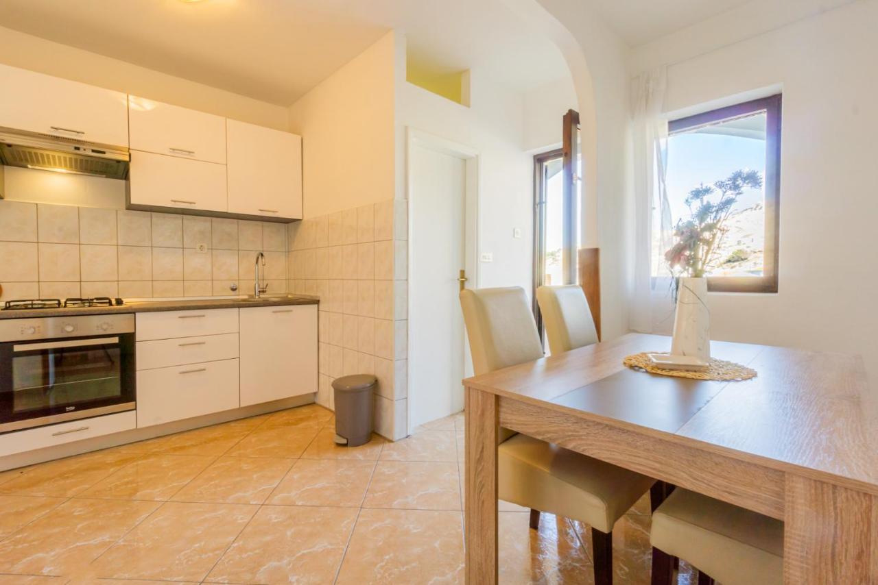 Apartment And Room Bacic Metajna Exterior foto