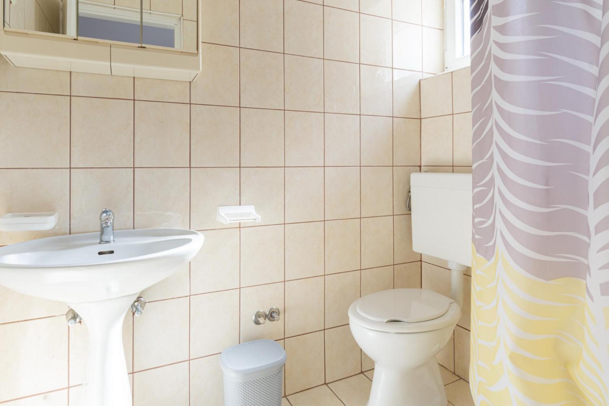 Apartment And Room Bacic Metajna Quarto foto