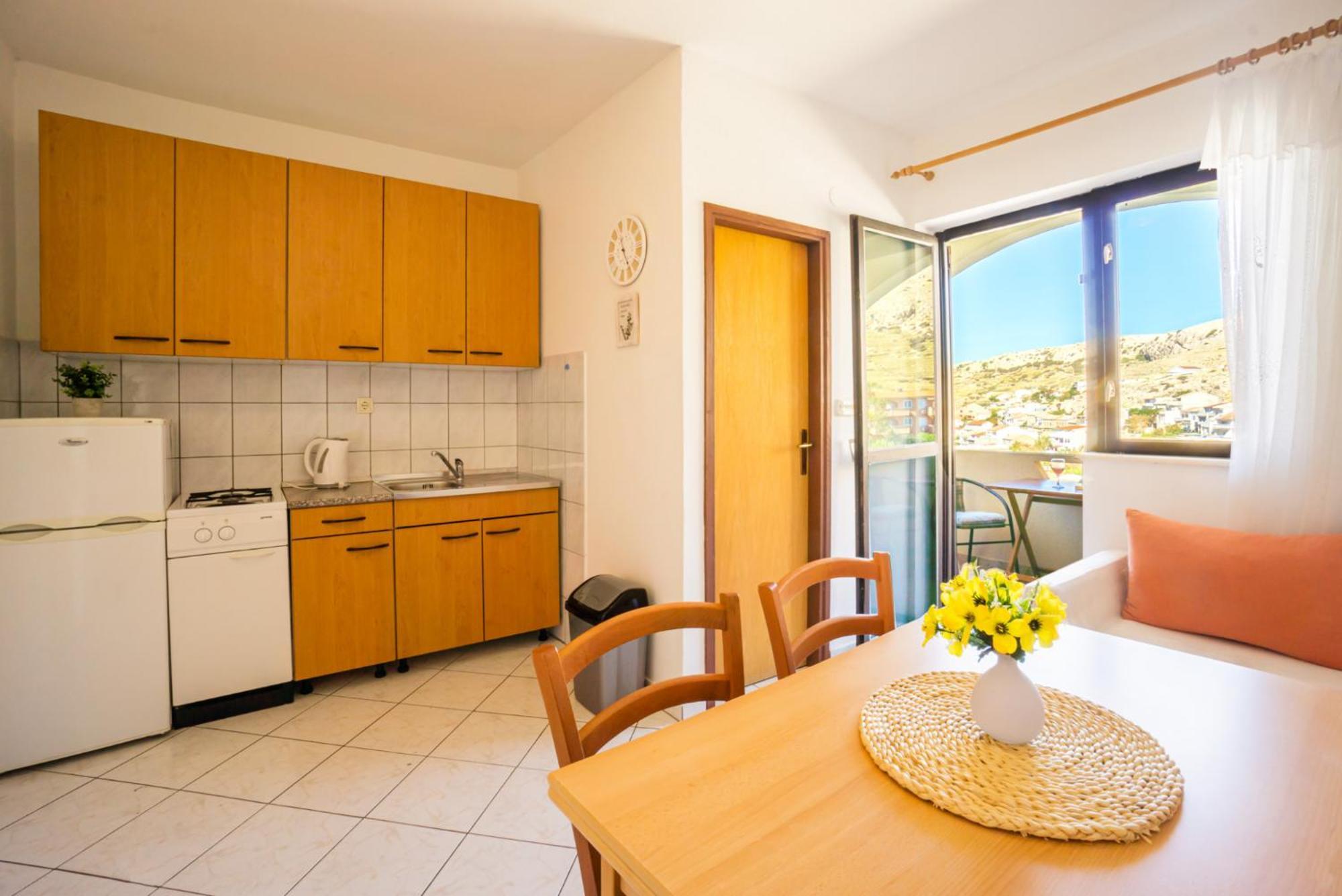 Apartment And Room Bacic Metajna Quarto foto