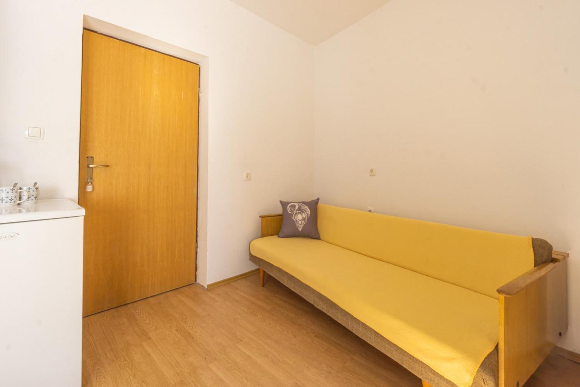Apartment And Room Bacic Metajna Quarto foto