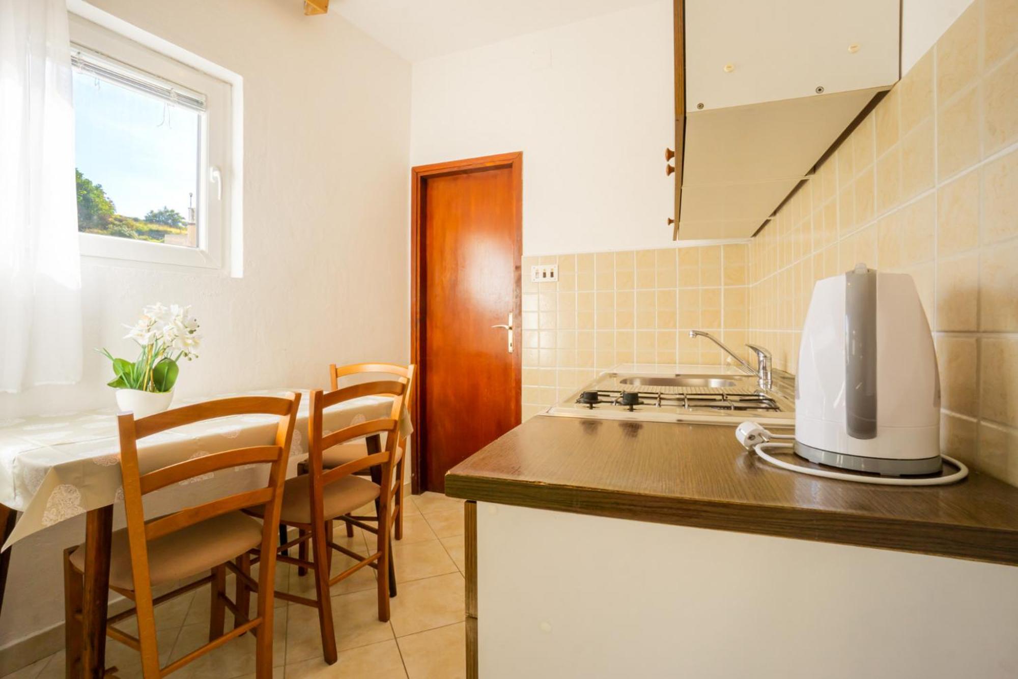 Apartment And Room Bacic Metajna Quarto foto