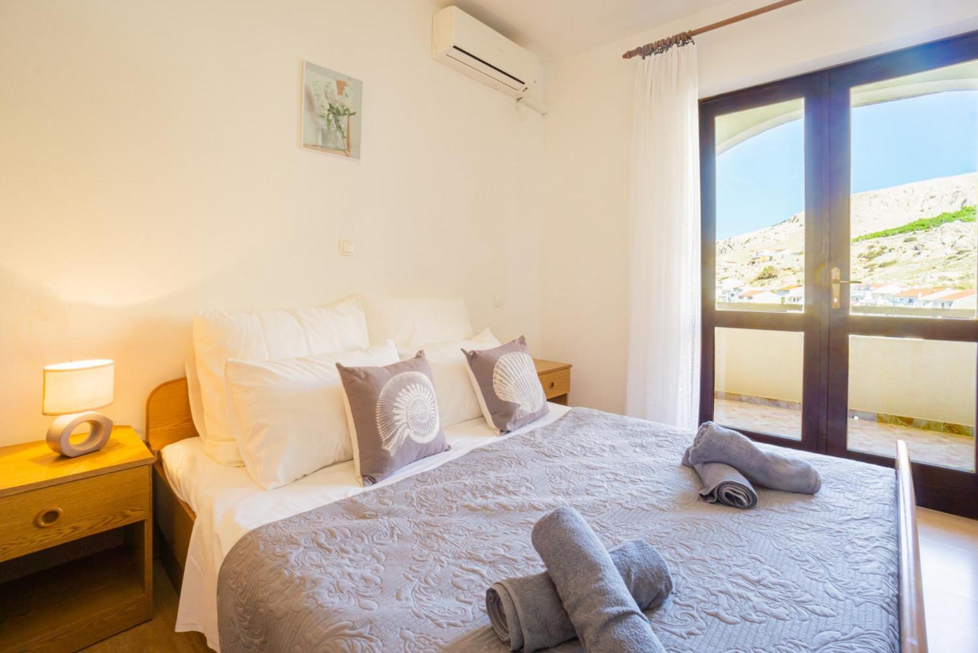 Apartment And Room Bacic Metajna Quarto foto